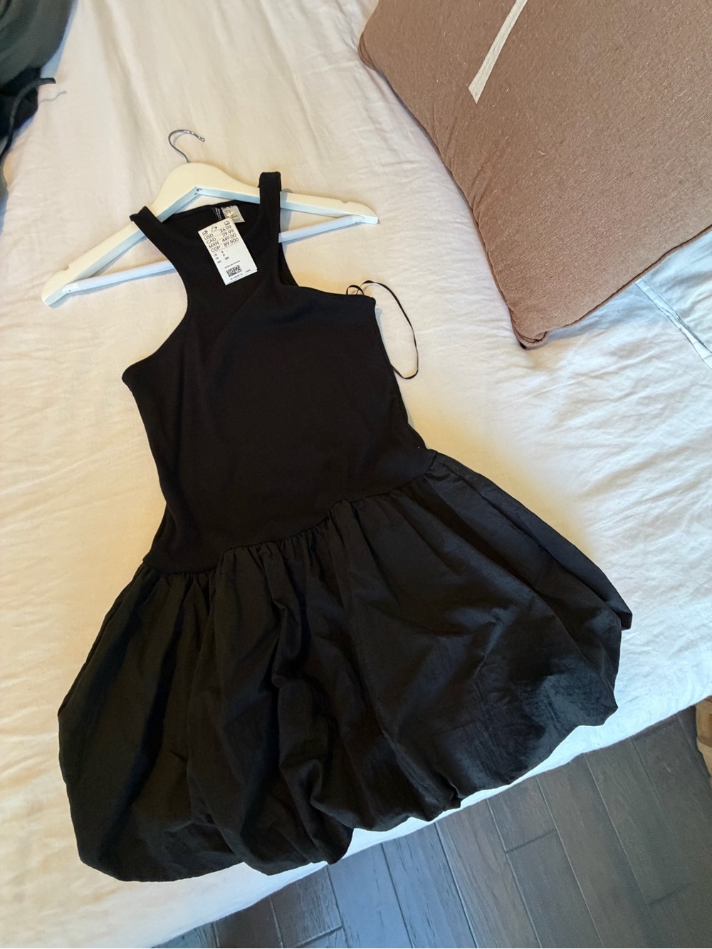 H&M Women’s Black Halter Bubble Dress - Unbranded